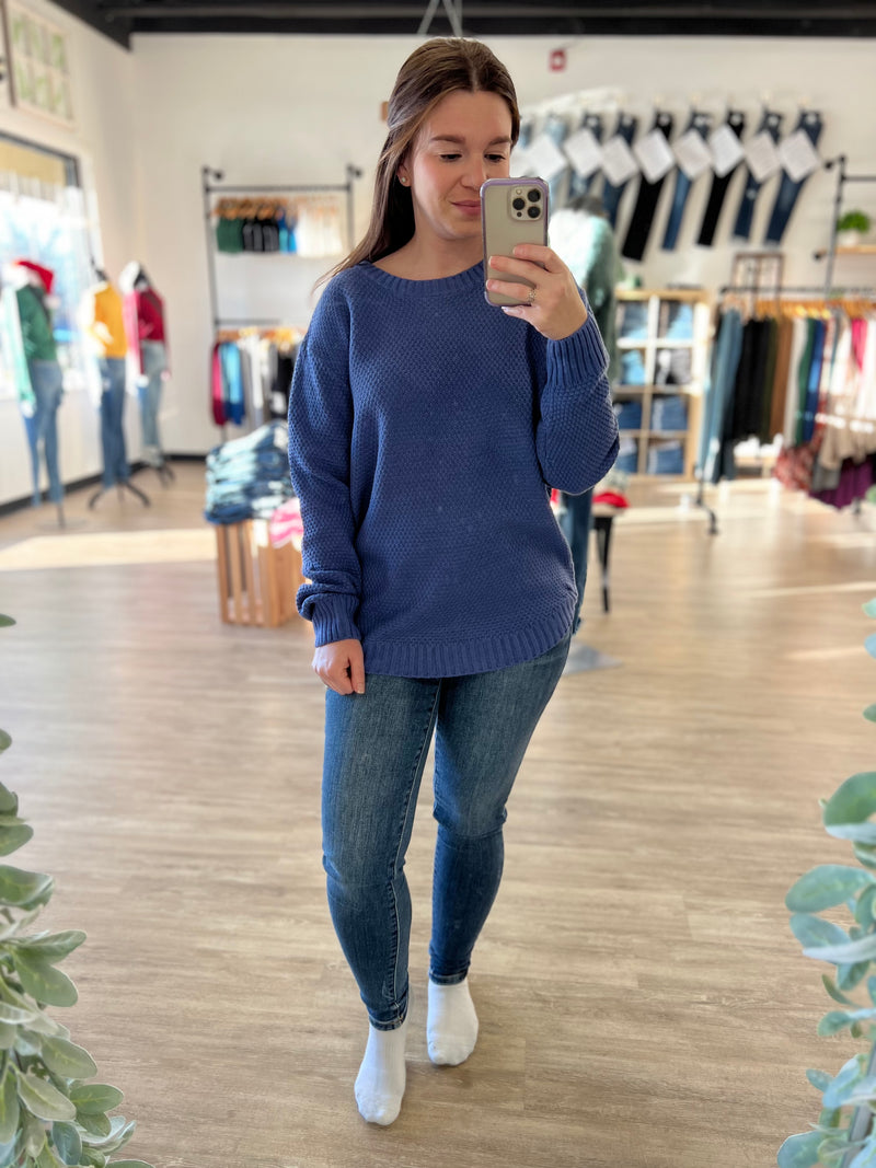 Round Neck Sweater in Marlin